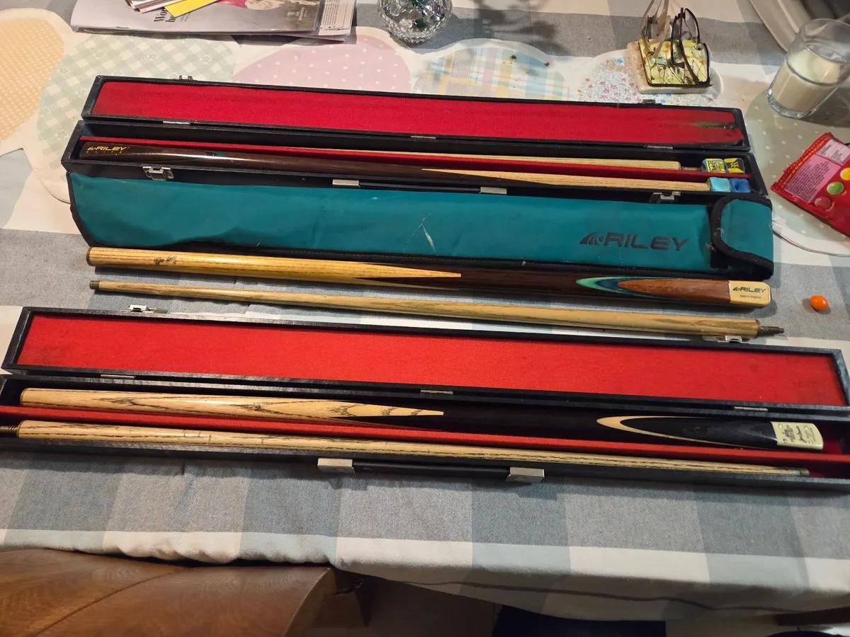 3 x Riley Snooker Cue's