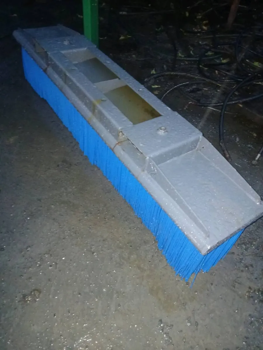 Forklift brush - Image 3