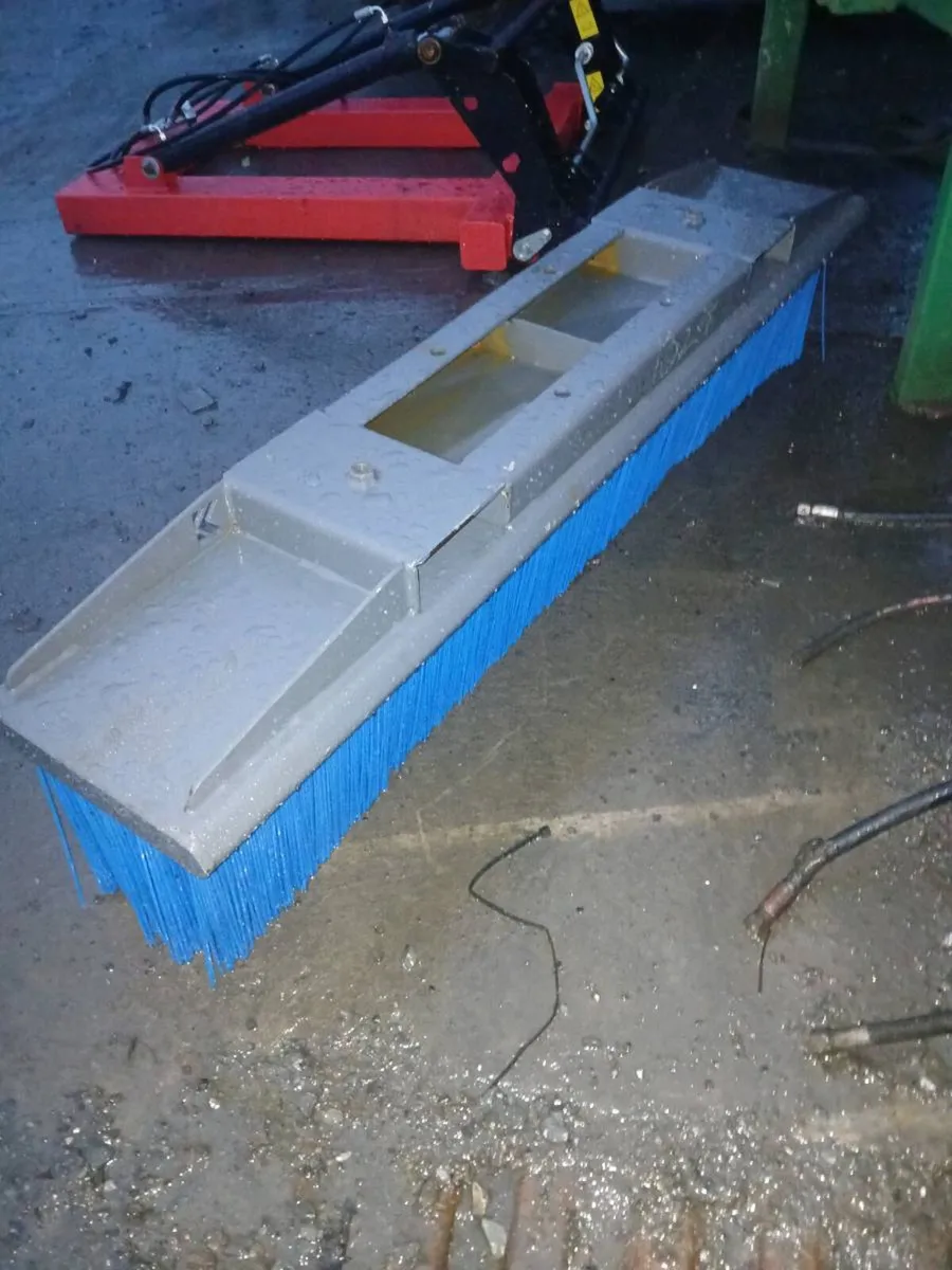 Forklift brush - Image 2