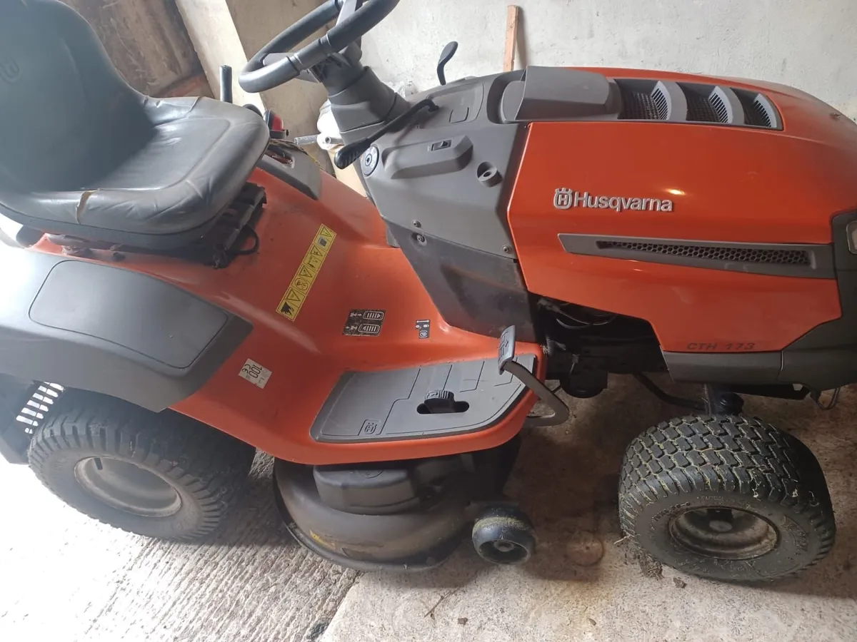 Ride on Lawnmower - Image 1