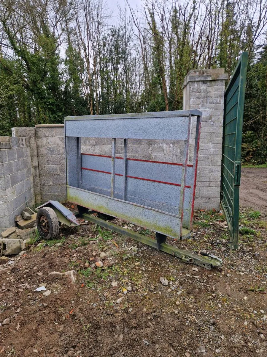 Advertising trailer - Image 2