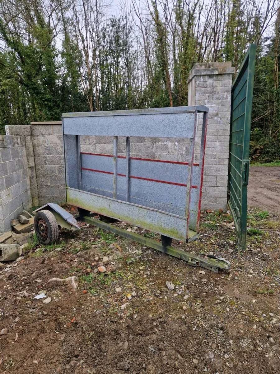 Advertising trailer - Image 3