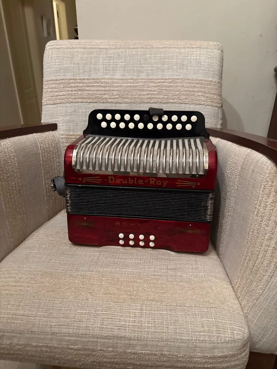 Hohner Black dot accordion