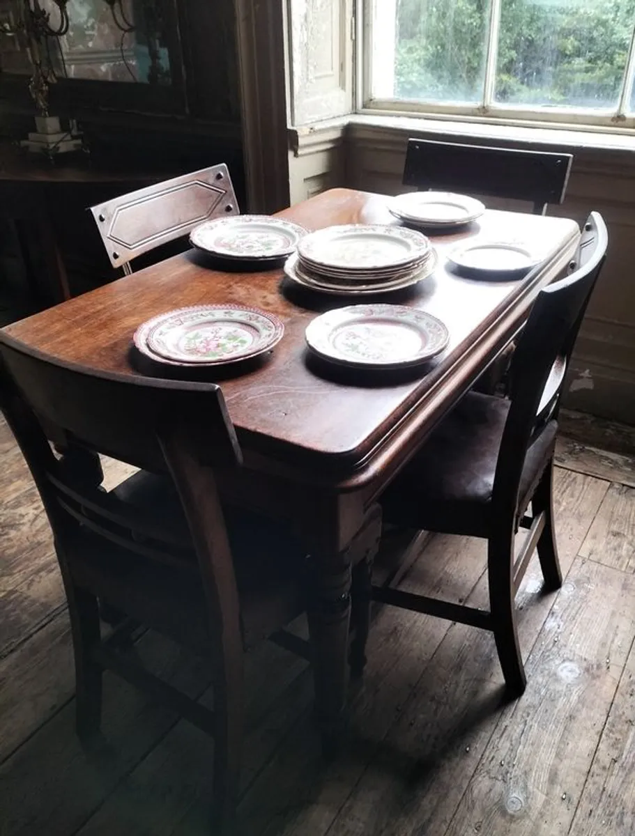 Victorian walnut Irish Strahan College Table - Image 1