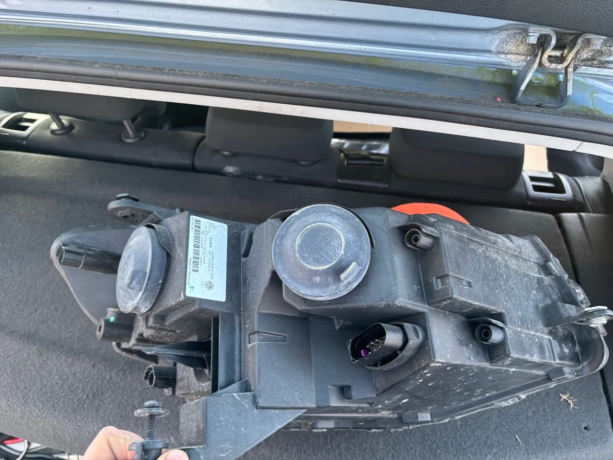 2020 VW caddy left hand headlamp - Image 3