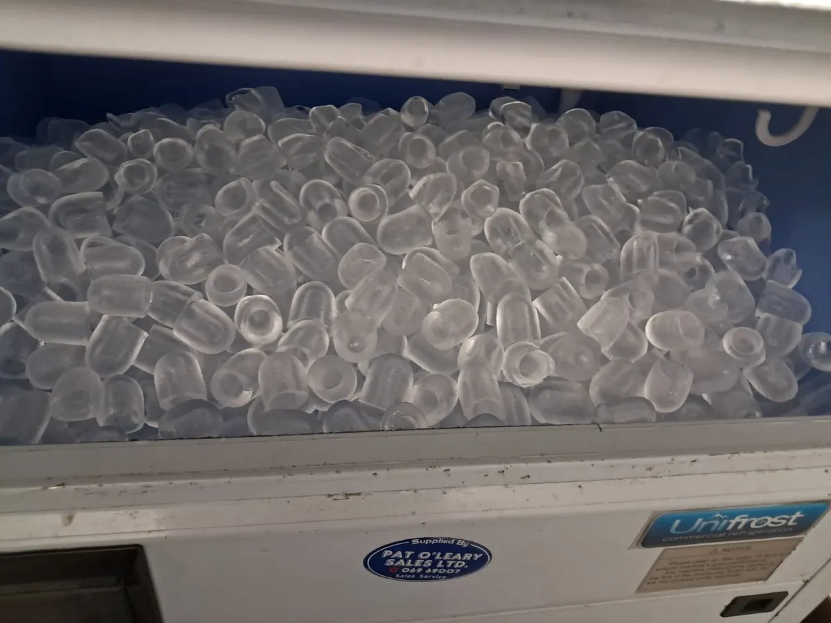 ICE MACHINE - Image 1