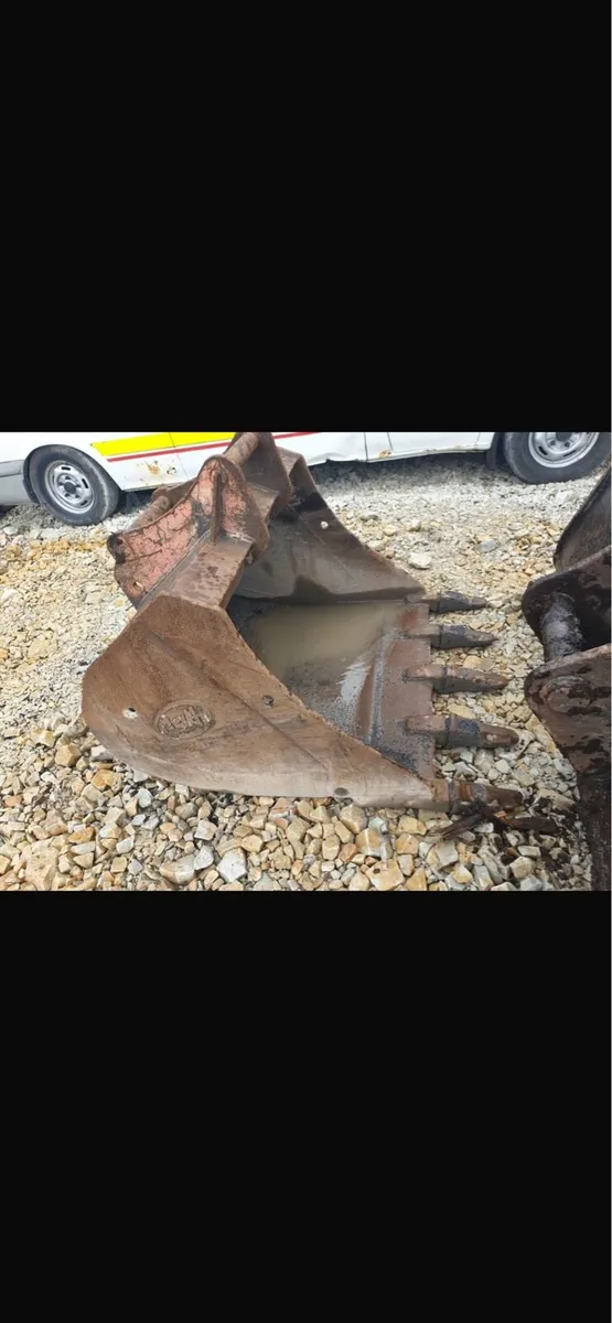 4 foot geith bucket - Image 1