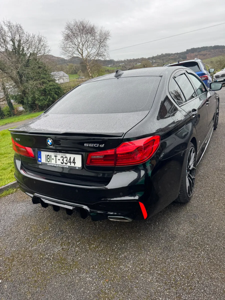 Tinted wind deflectors 2 & 4 piece - Image 1