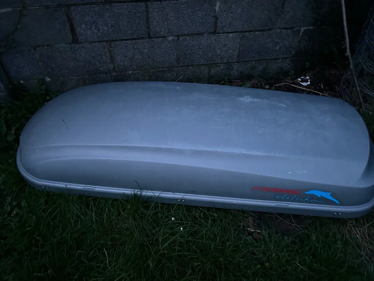 Roof box - Image 1