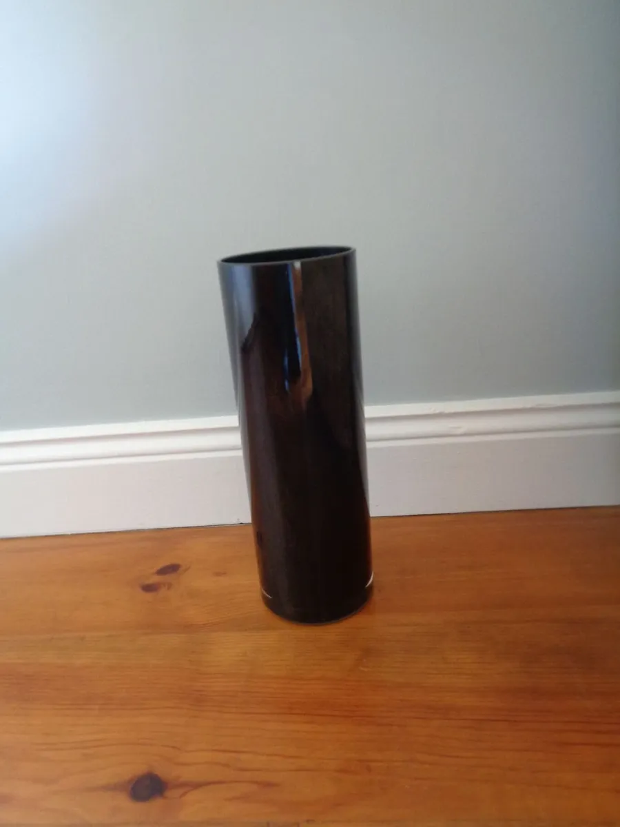 Black Glass Vase for Sale - Image 3