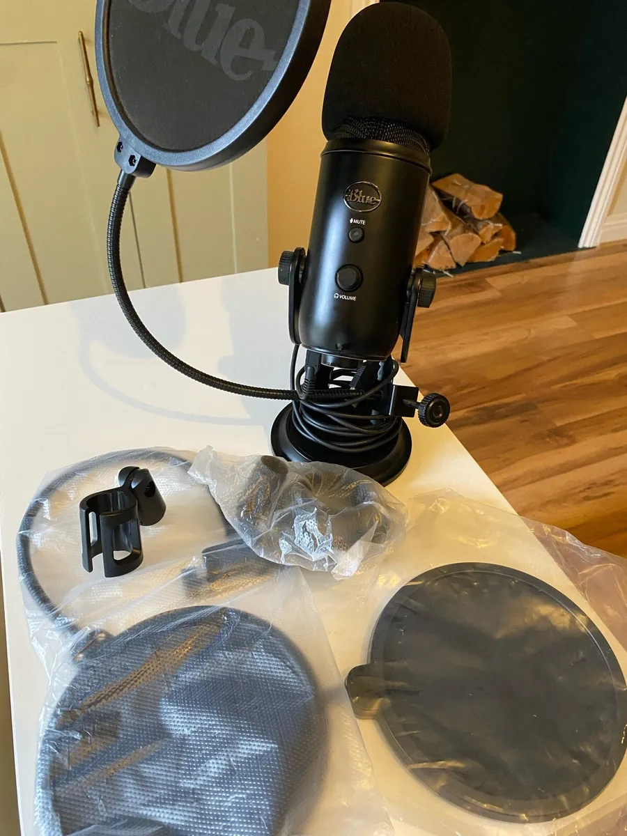 Logitech Blue Yeti USB Microphone - Image 1