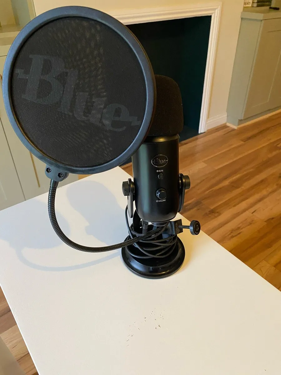Logitech Blue Yeti USB Microphone - Image 4