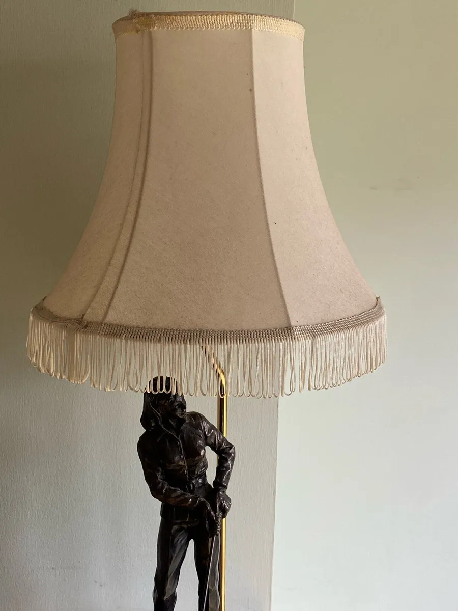 Lamp for Golf Enthusiasts - Image 3