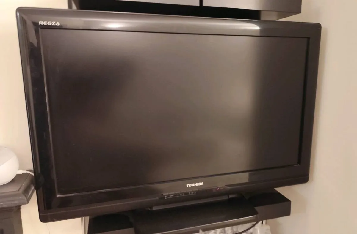 Toshiba TV 32 " - Image 1