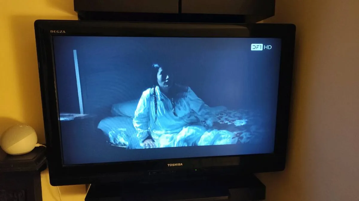 Toshiba TV 32 " - Image 2