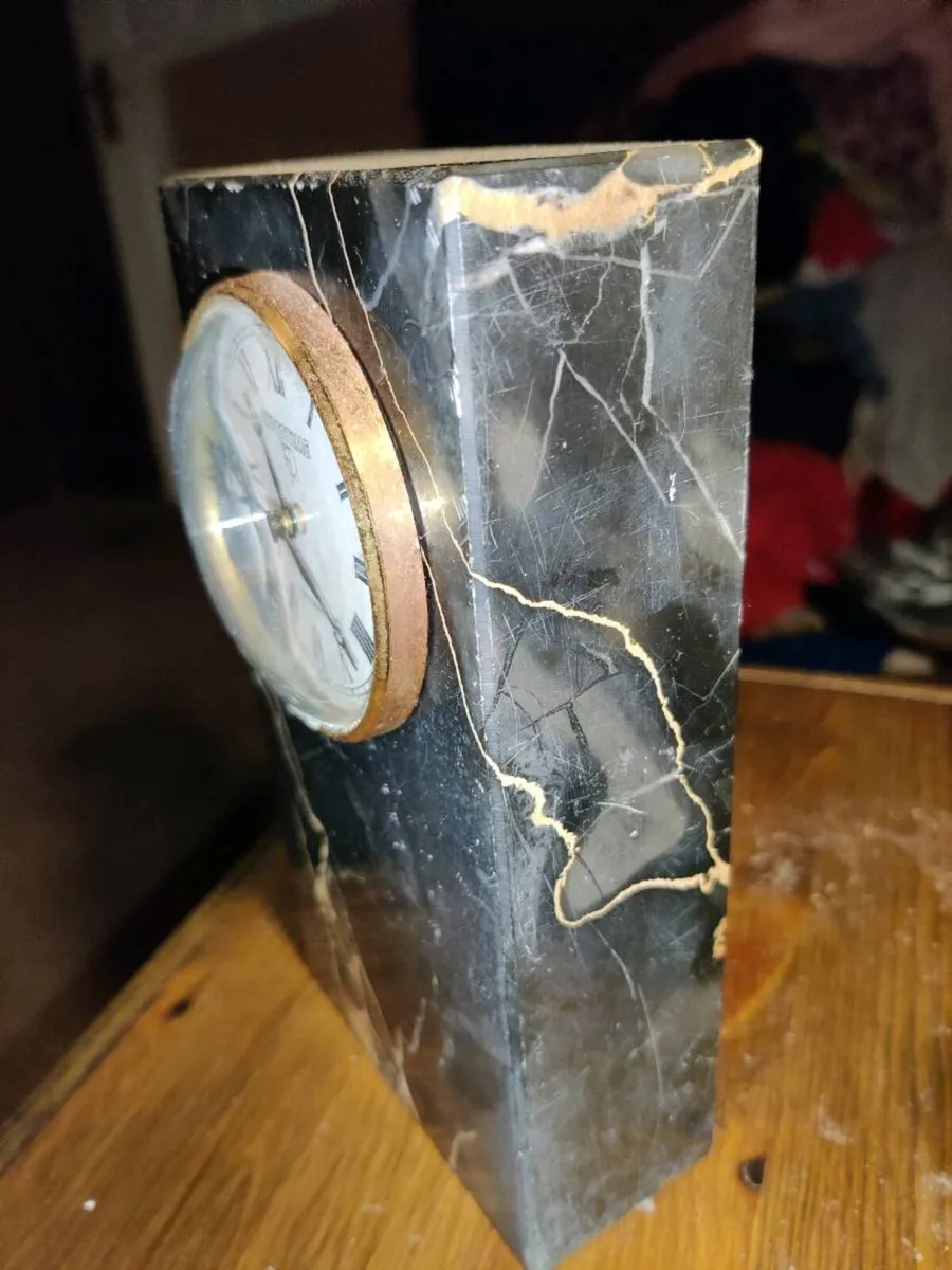 GENUINE BLACK MARBLE, 10"Tall Wide Heavy Clock ! - Image 4