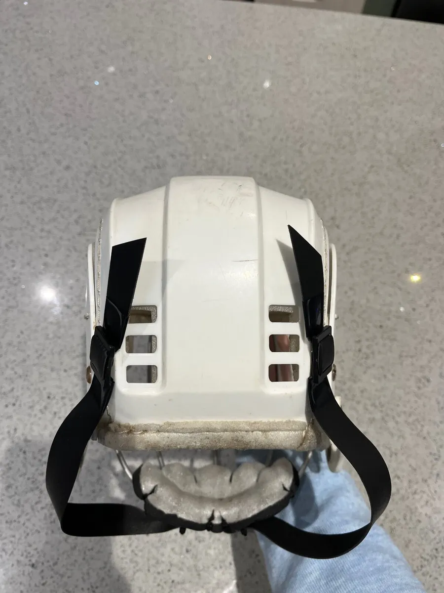 Old style hurling helmet - Image 2