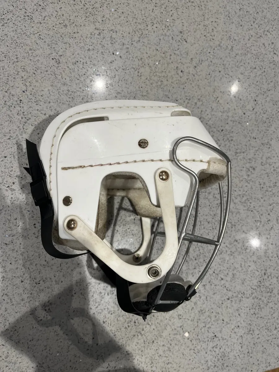 Old style hurling helmet - Image 3