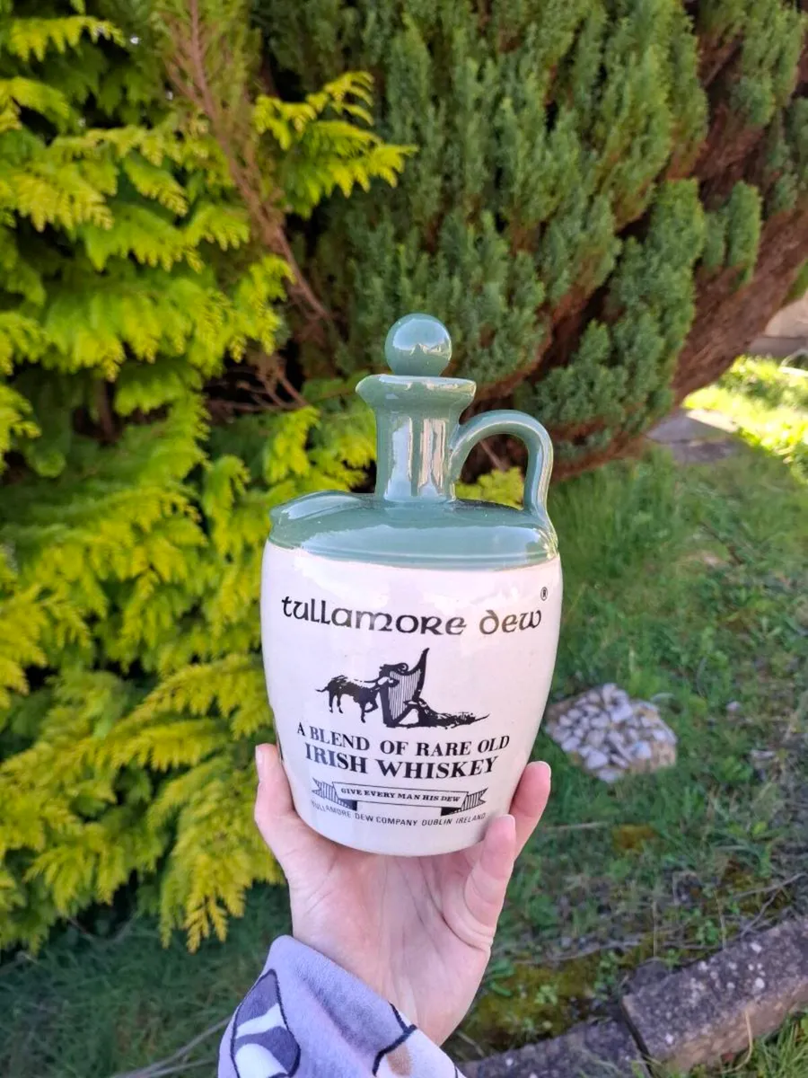 Tullamore dew whiskey bottle postage possible