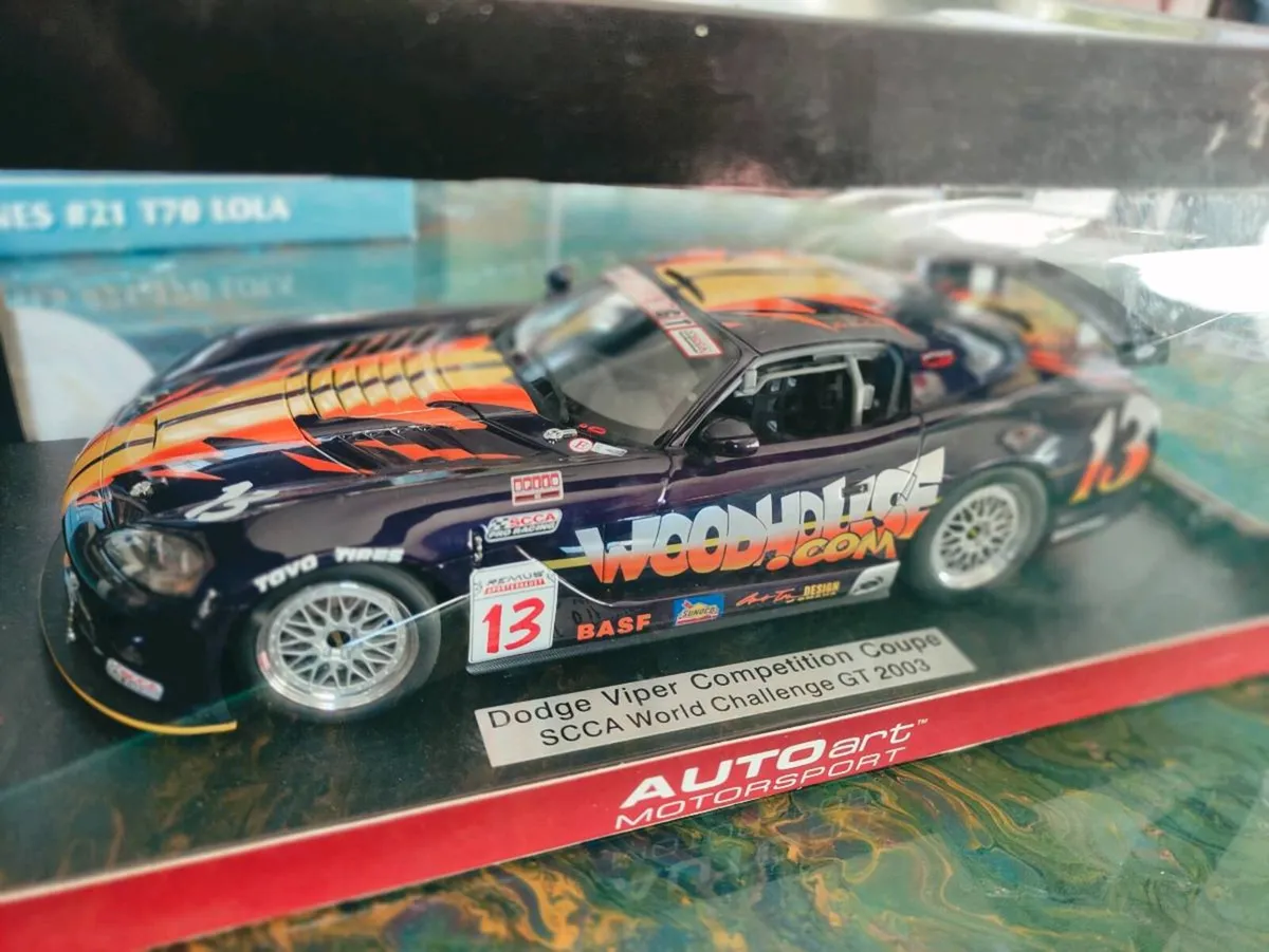 Die Cast Collection AutoArt Dodge Viper limited - Image 4