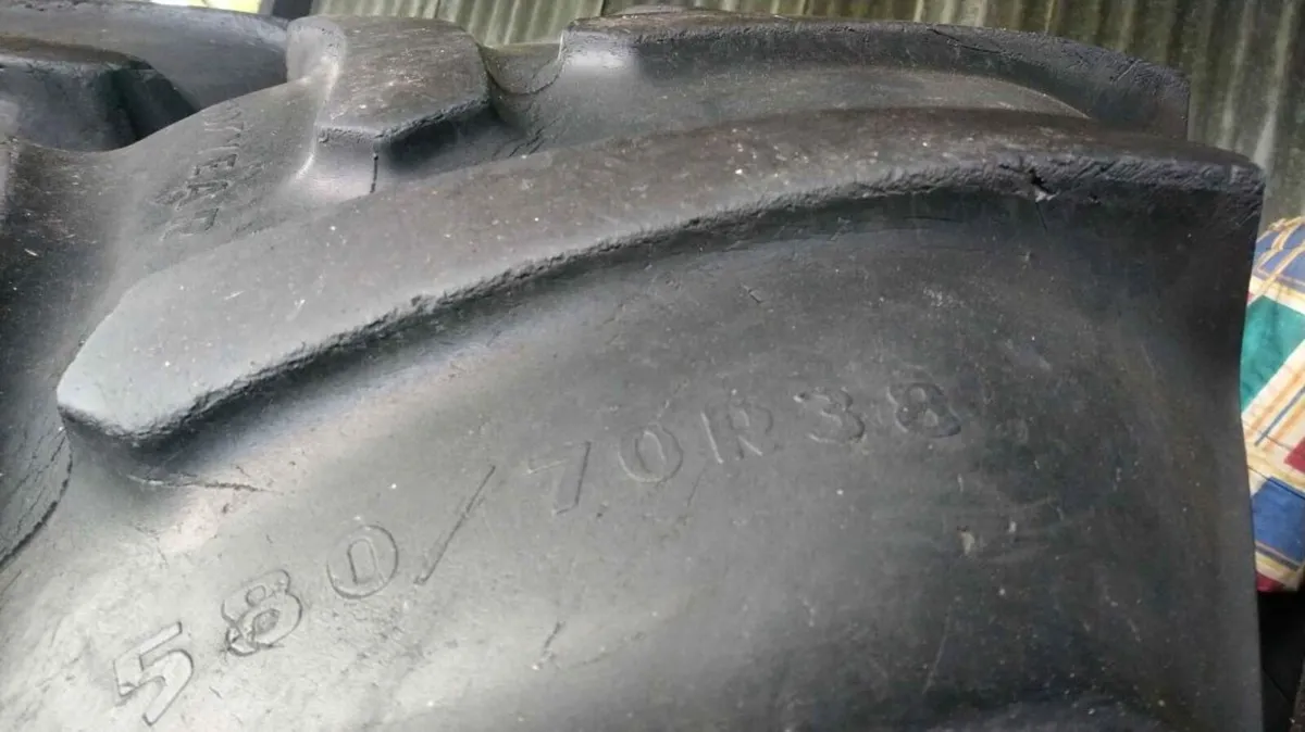 580 70 38 GOODYEAR TYRES - Image 4