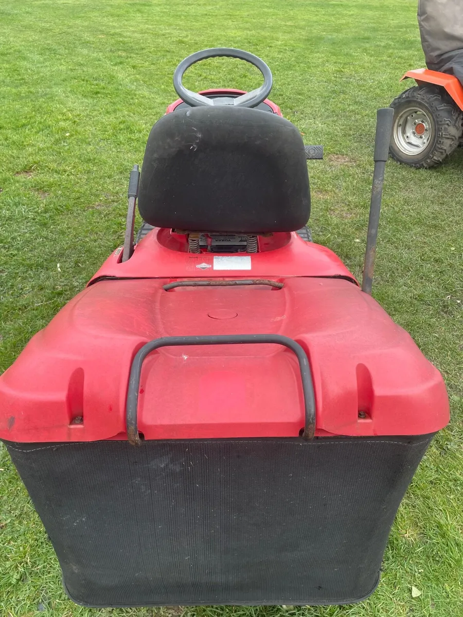 Ride on lawnmower - Image 3