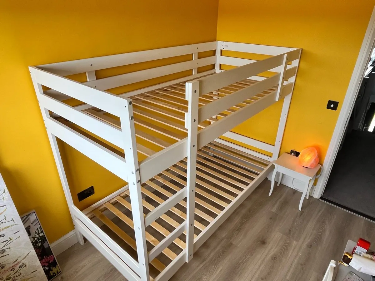 Bunk bed - Image 1
