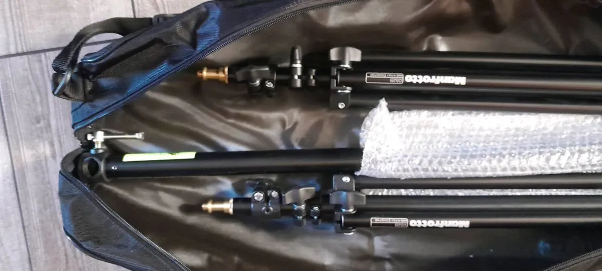 Photo backdrop stand - Image 1