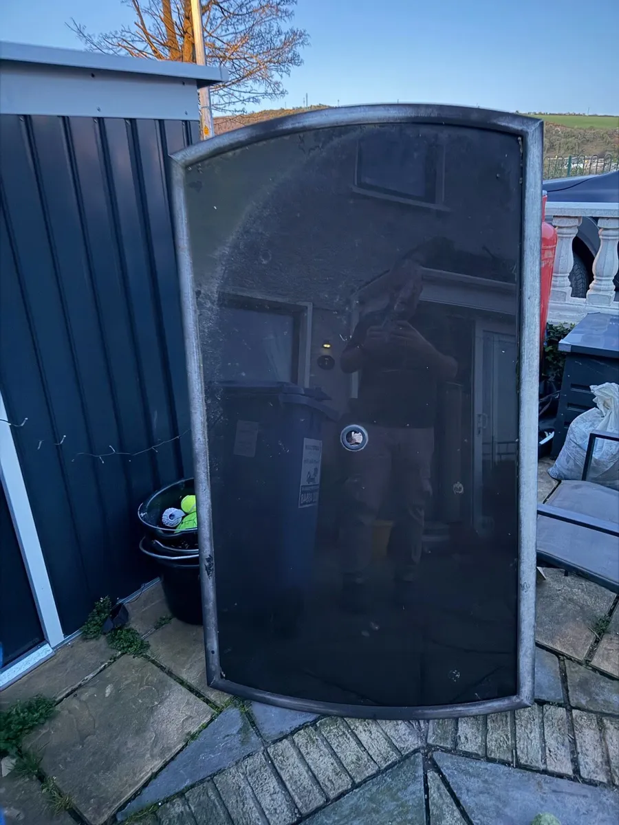 Free garden table and chairs - Image 1