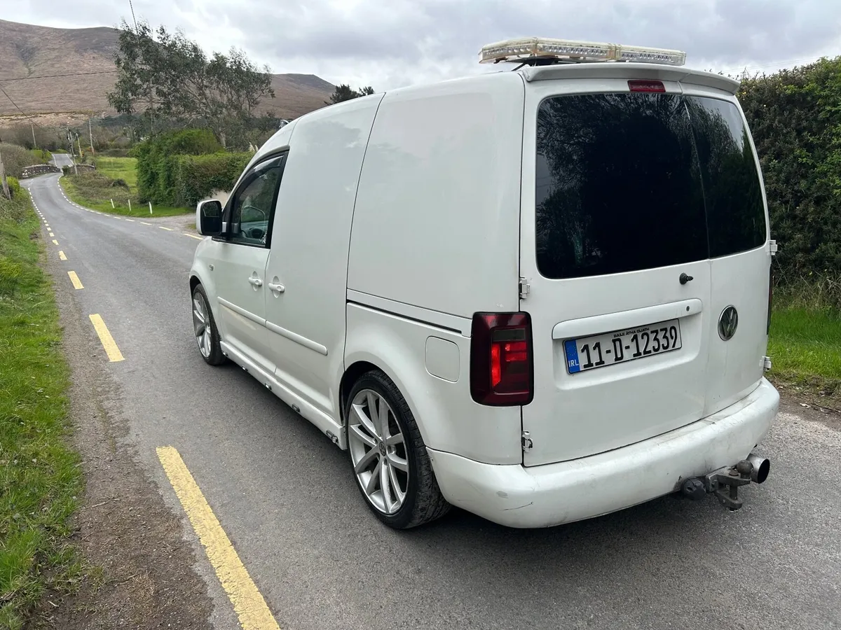 Volkswagen Caddy 2011 - Image 2