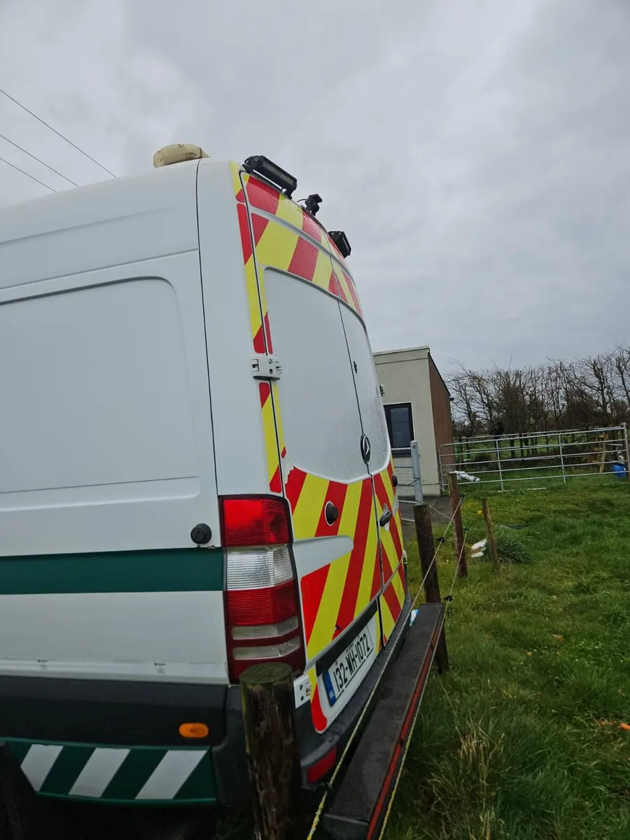 Twin wheel sprinter service van - Image 3