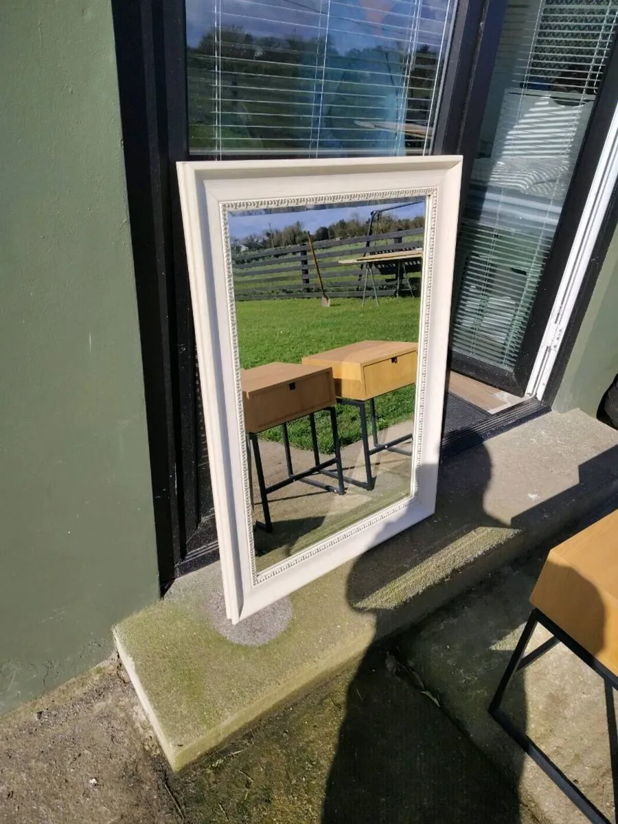 Pair of bedside tables and framed mirror - Image 2