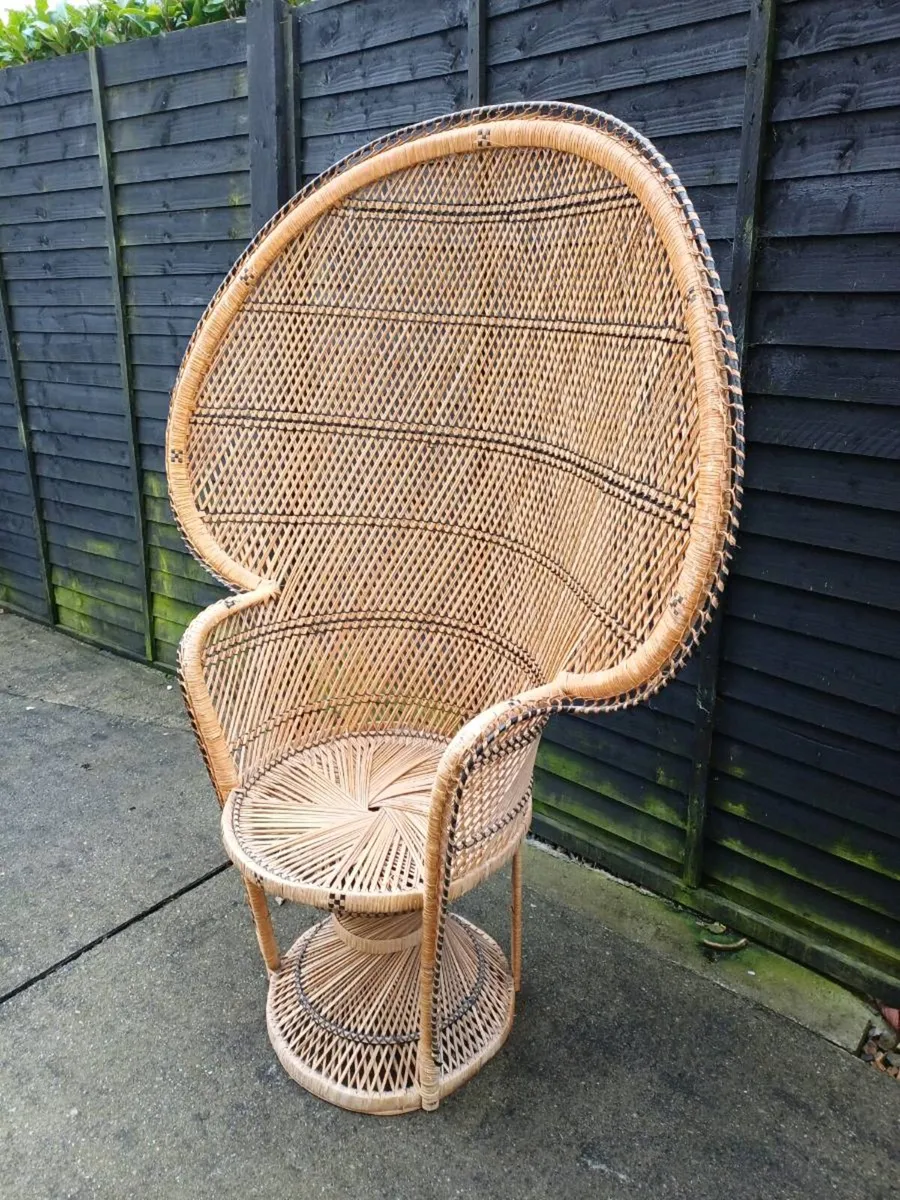 Collection 1970s Peacock Throne Wicker Chairs - Image 2