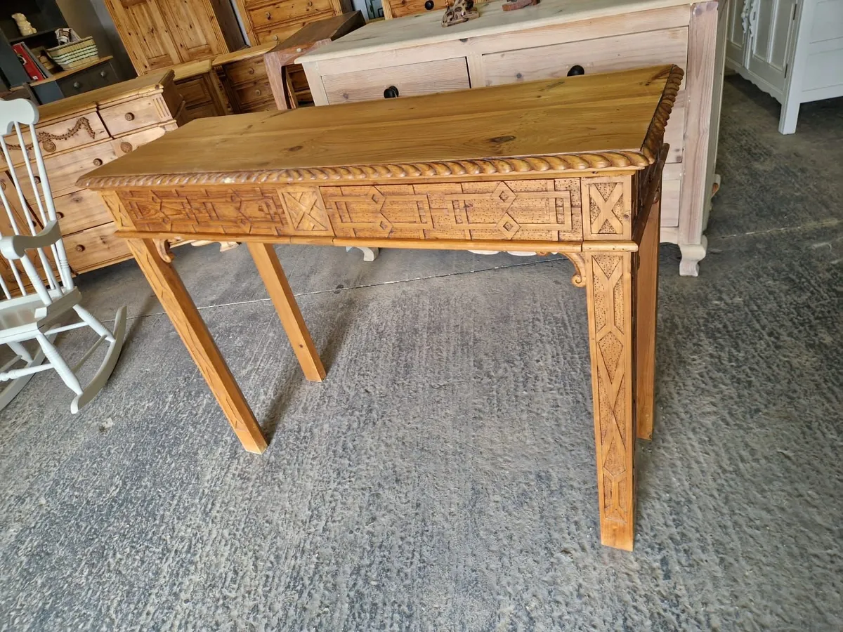 Vintage carved pine table with drawers - Image 4