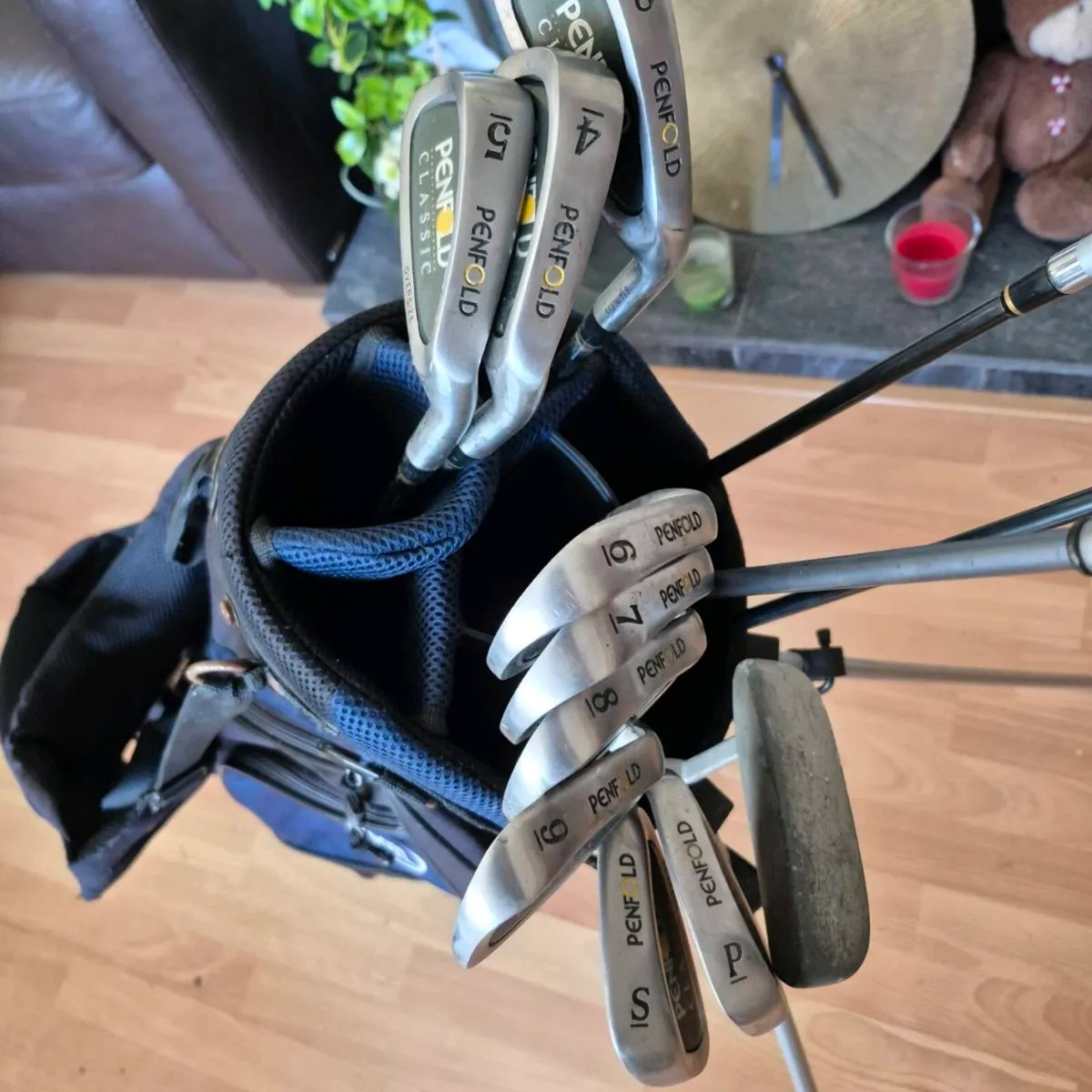 Golf clubs and bag - Image 2