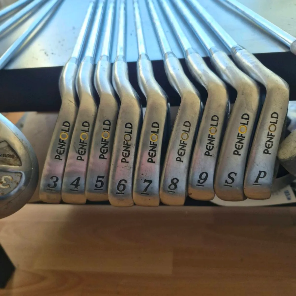 Golf clubs and bag - Image 4