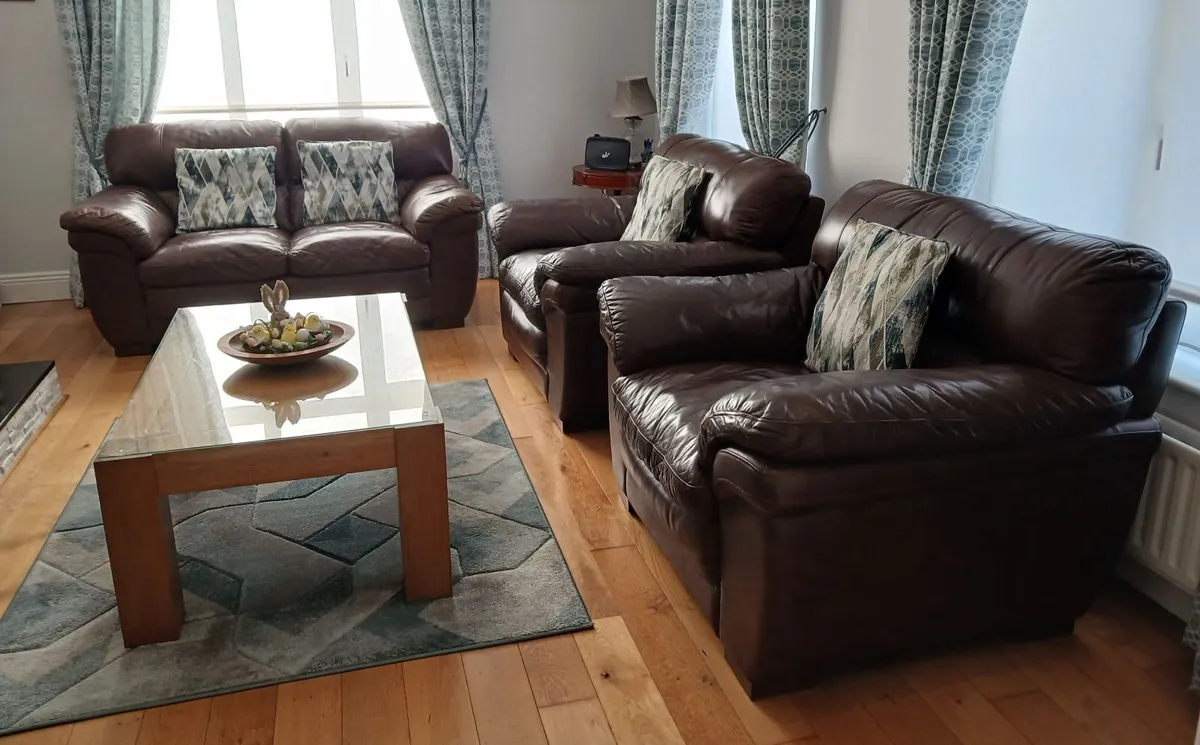 3 Piece Leather Suite - Image 1