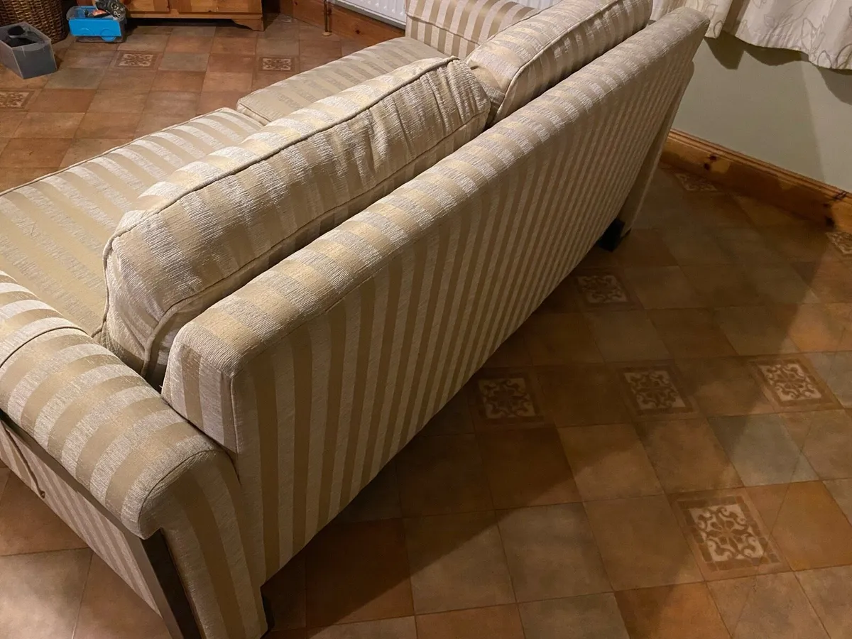 Large Three Seater Couch - Image 4