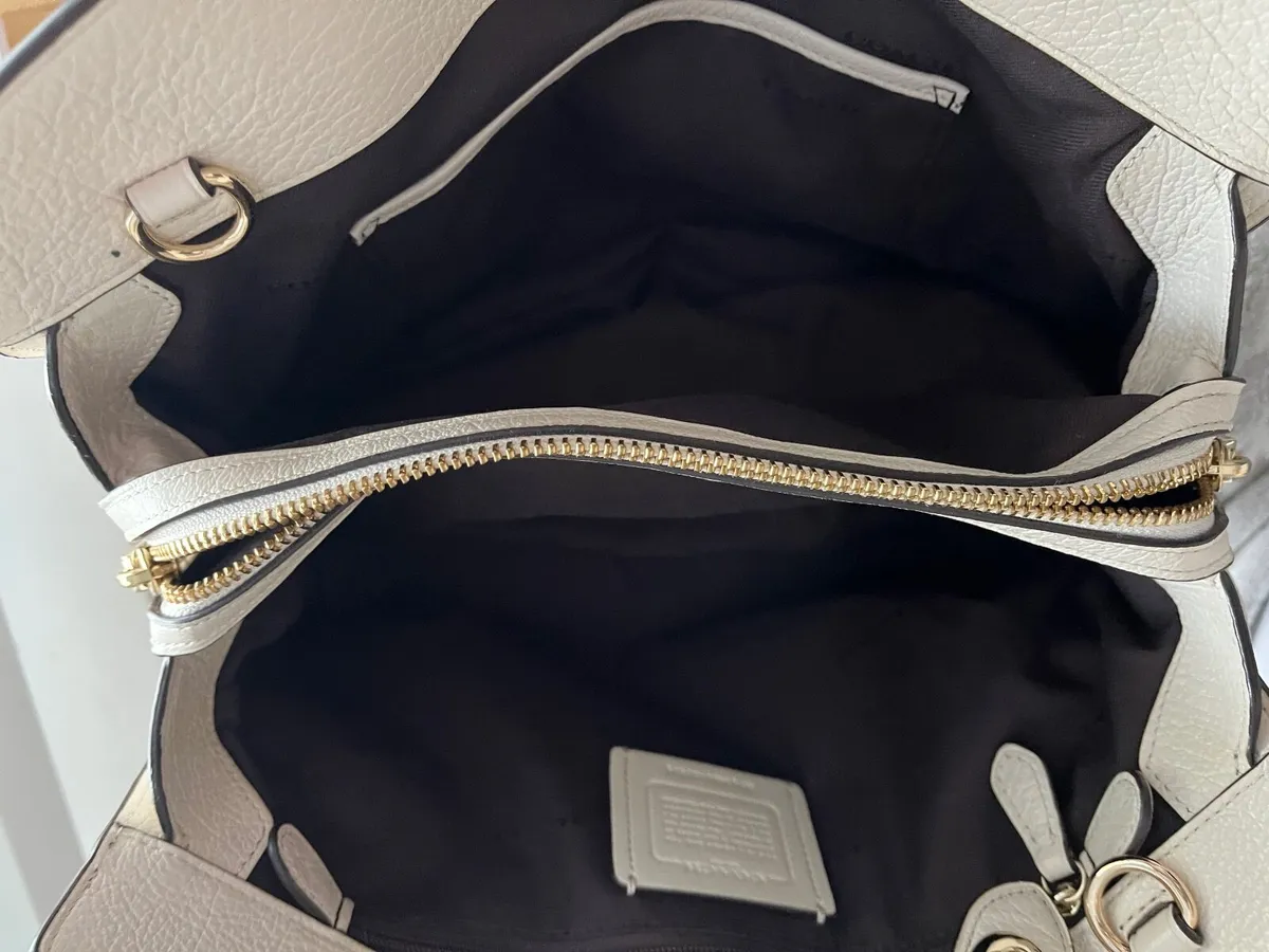 Coach handbag - Image 2