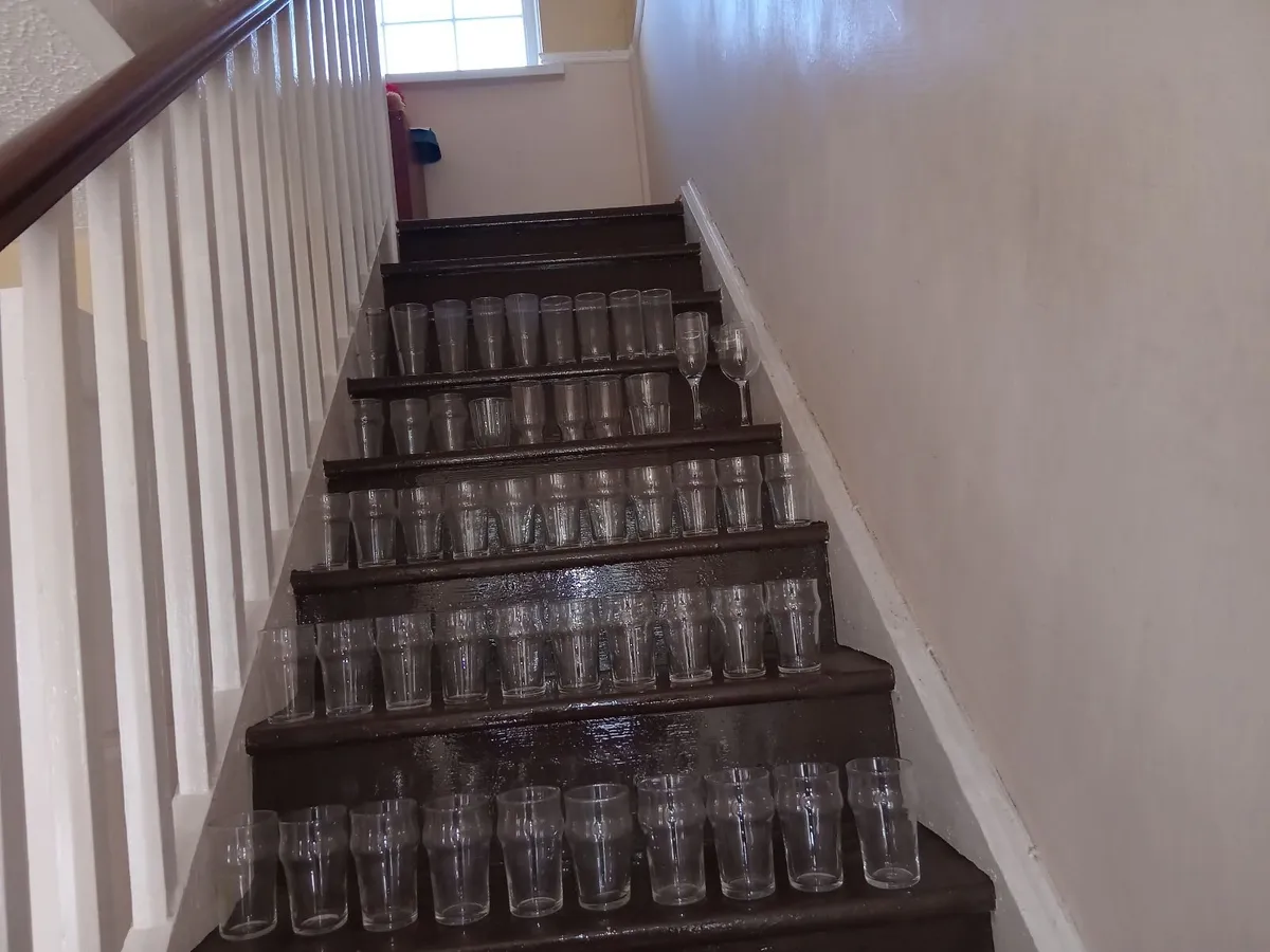 100 GLASSES - Image 1