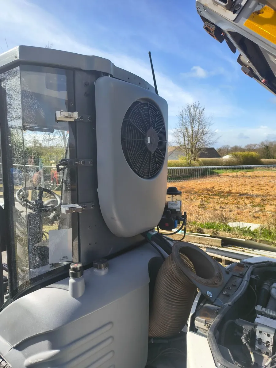 Hako 1250  footpath sweeper - Image 4