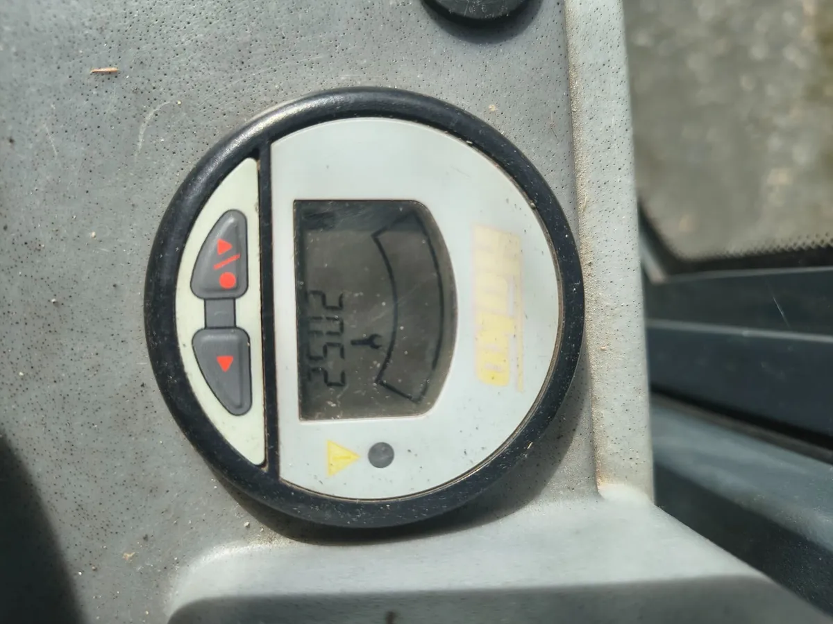 Hako 1250  footpath sweeper - Image 3