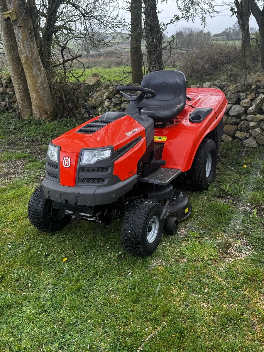 Husqvarna cth171 ride on lawnmower - Image 1