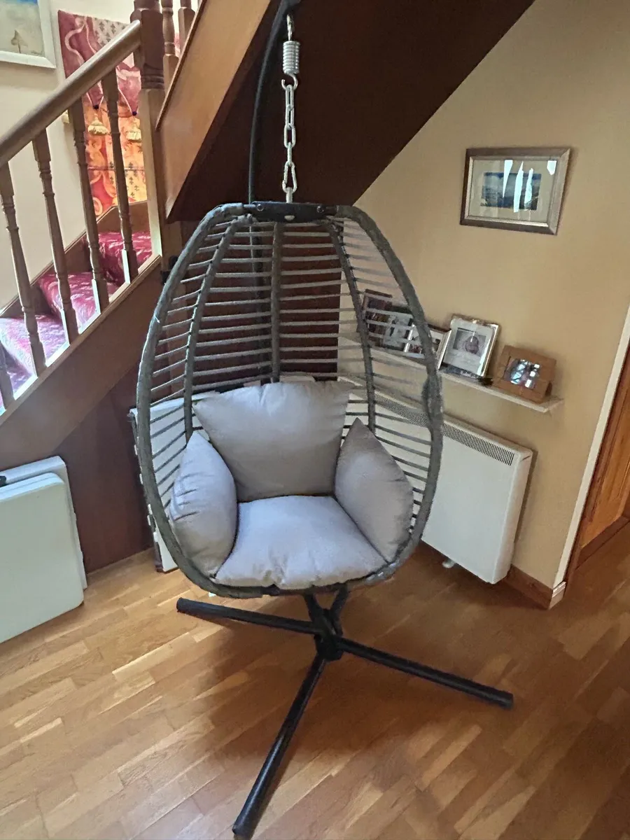 Egg chair