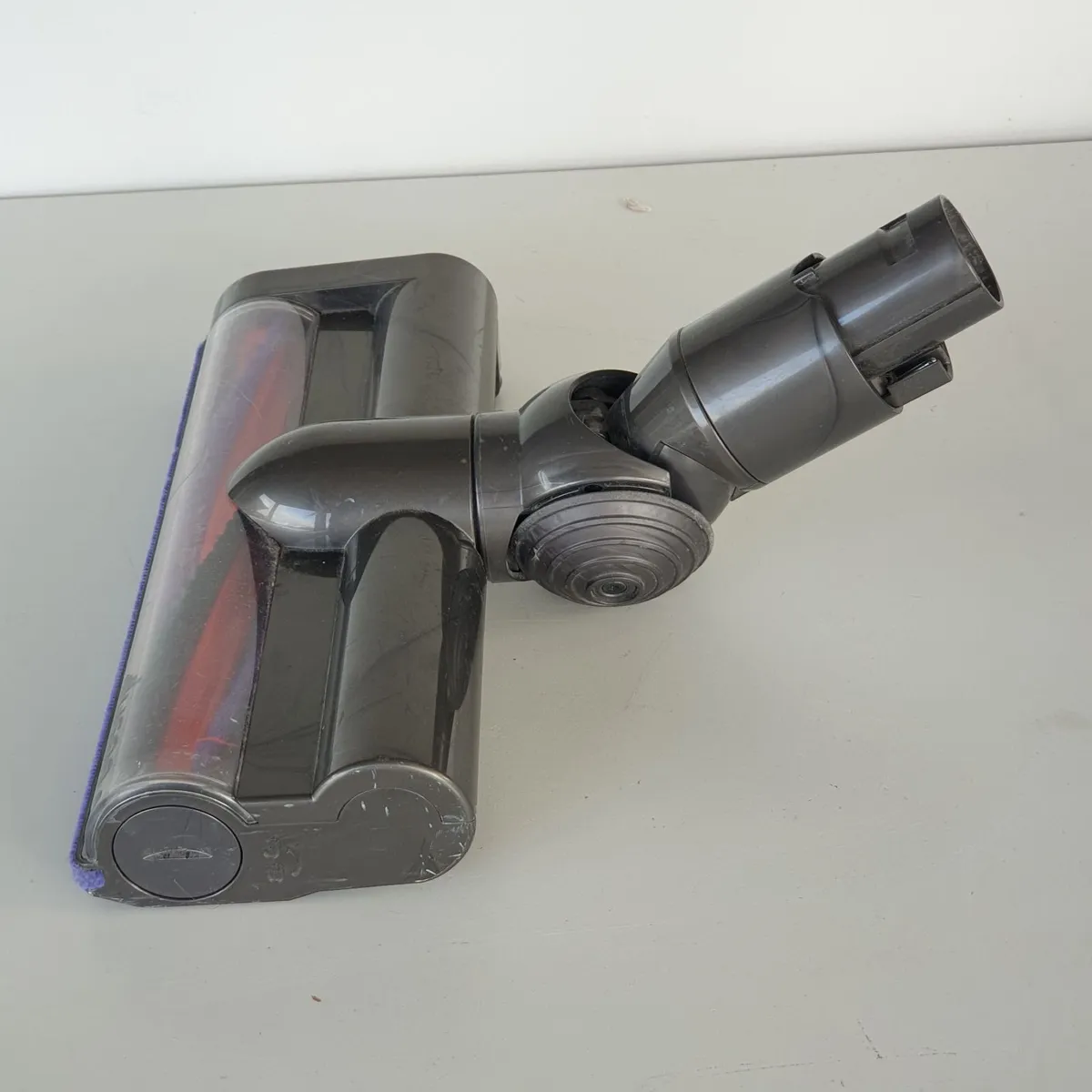 Dyson V6 DC58 brush head handheld vacuum - Image 3
