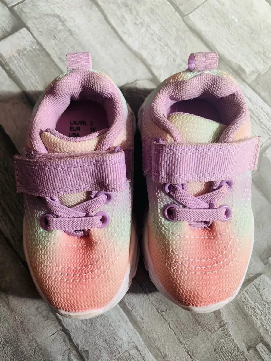 Baby shoes - Image 1