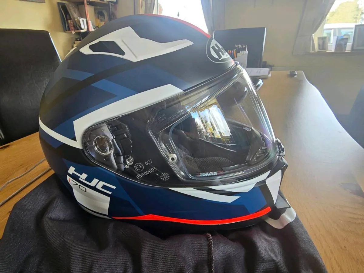 HJC helmet Full face - Image 1