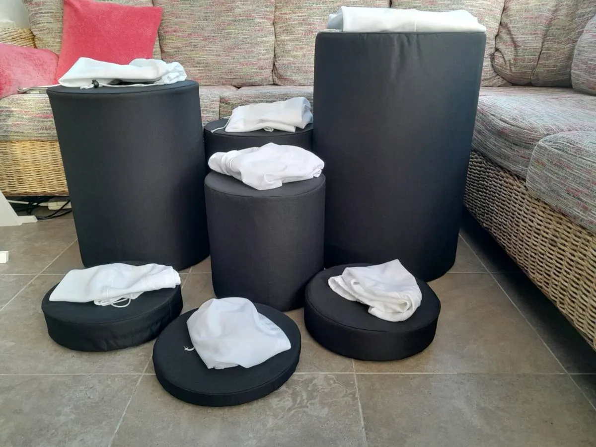 Photographic posing pods - Image 1