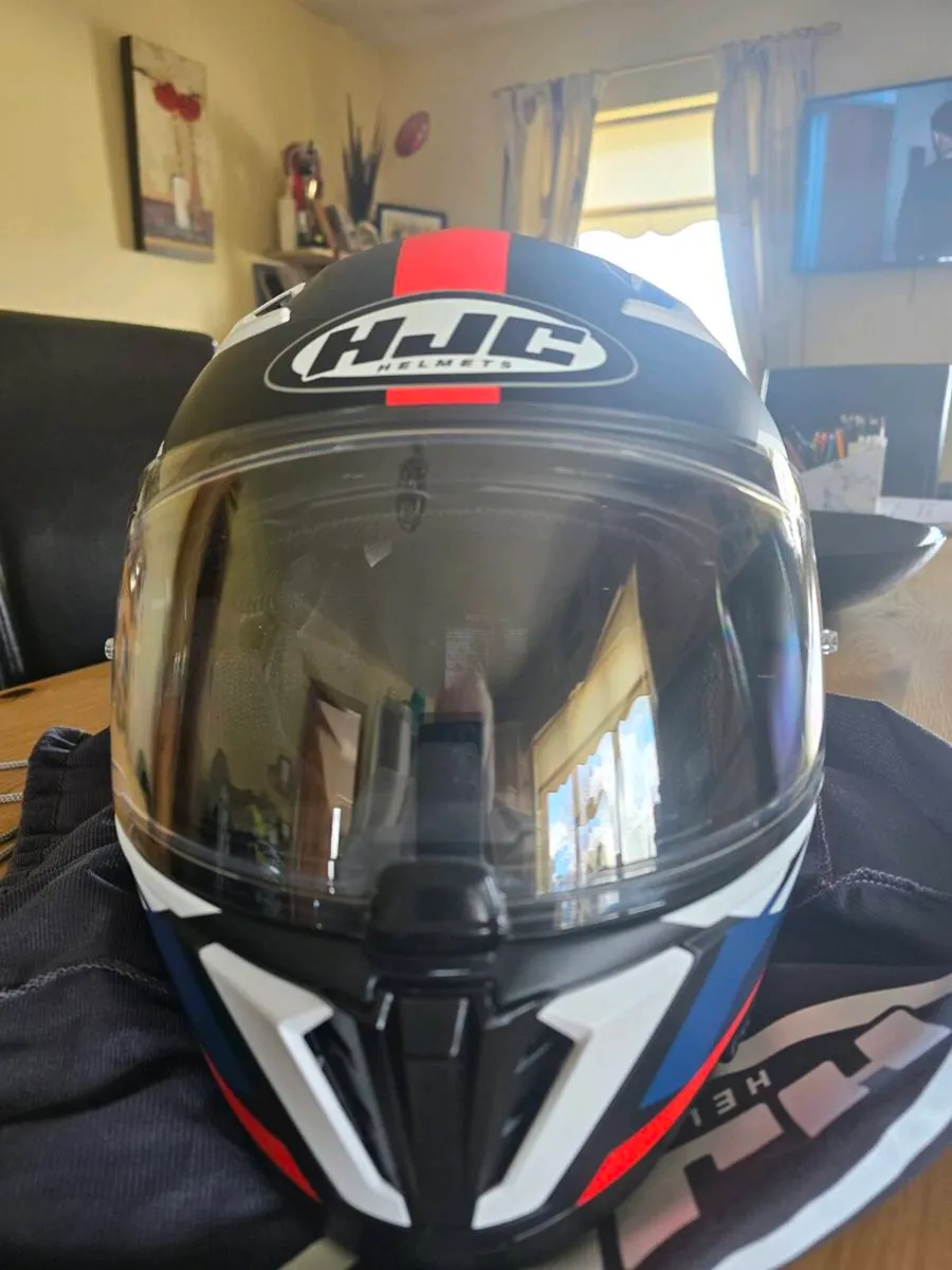HJC helmet Full face - Image 3