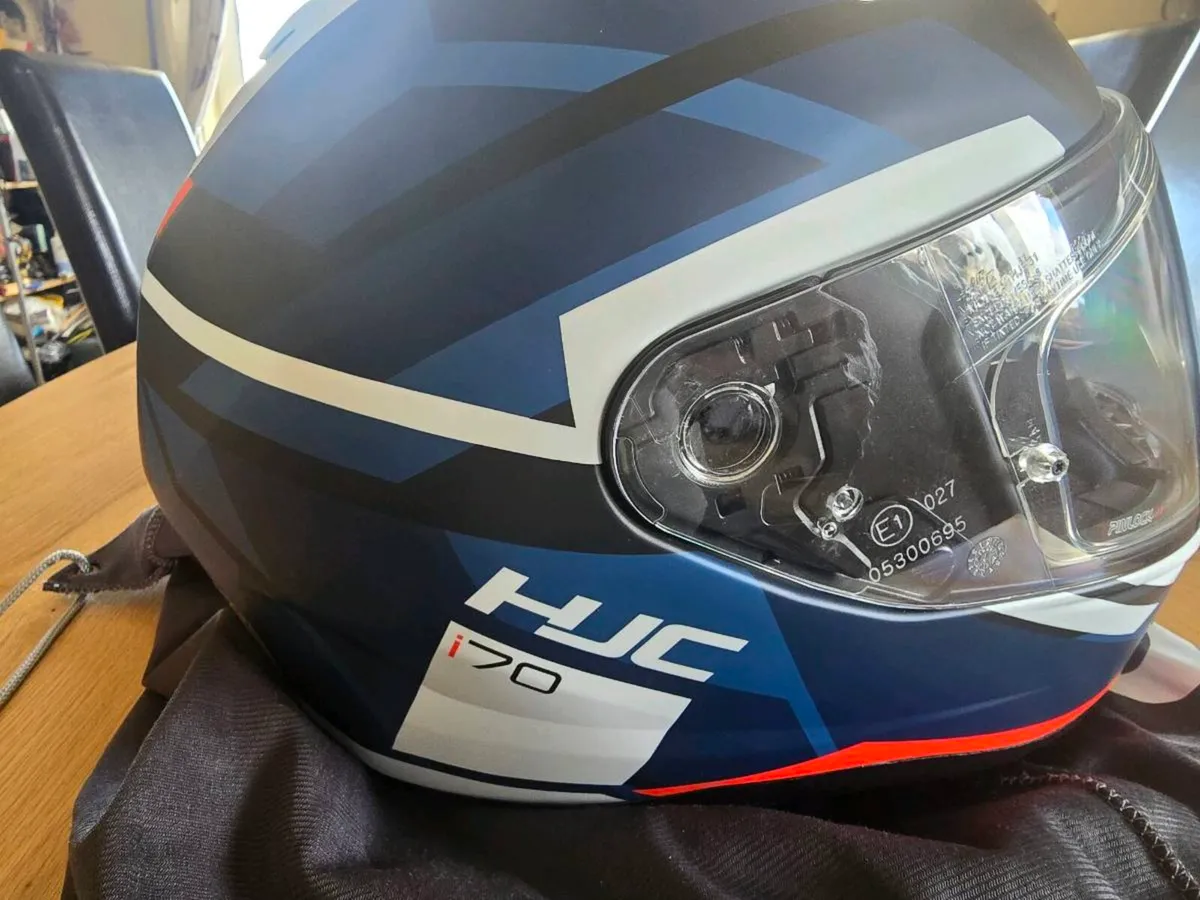 HJC helmet Full face - Image 2